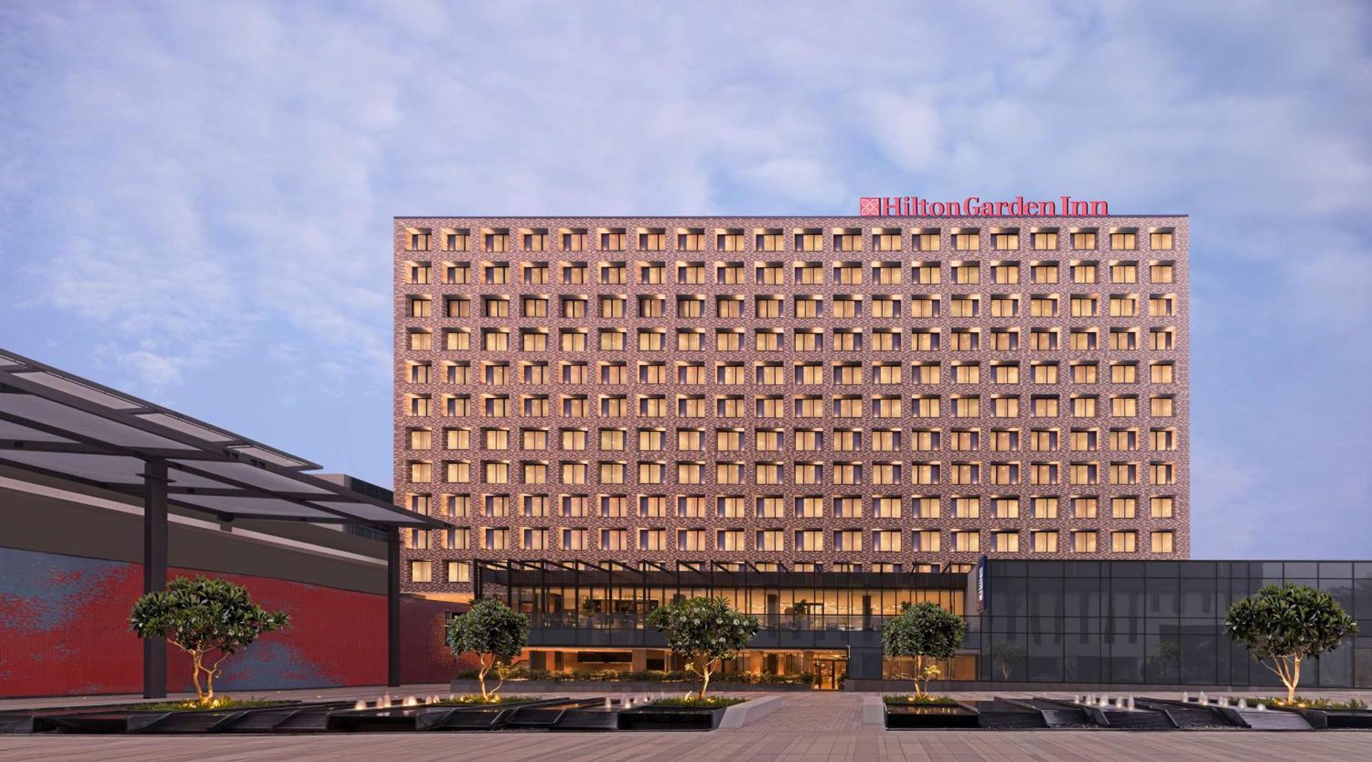 Hilton Garden Inn Bengaluru Embassy Manyata Business Park Экстерьер фото